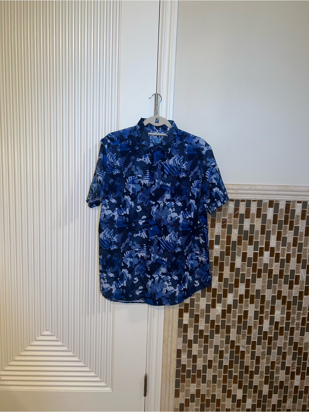 Authentic Men’s Robert Graham Shirt
